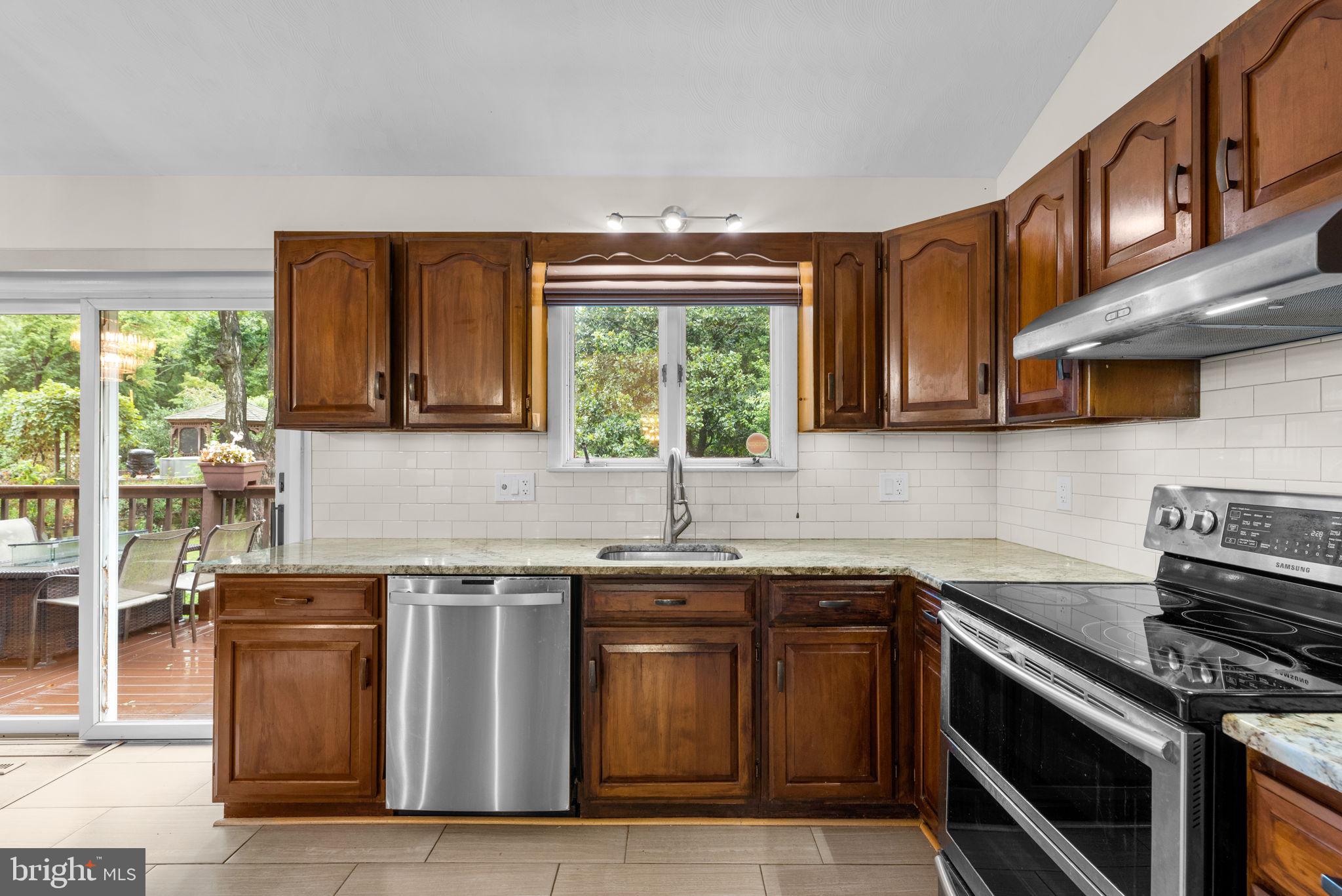 10010 Hyla Brook Road Columbia, MD 21044 - Photo 10 of 39 Kitchen