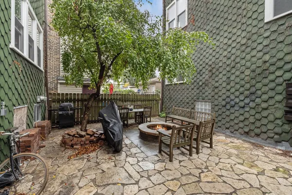 $1,300 | 3213 South Lituanica Avenue, Unit 4F, Chicago, IL 60608