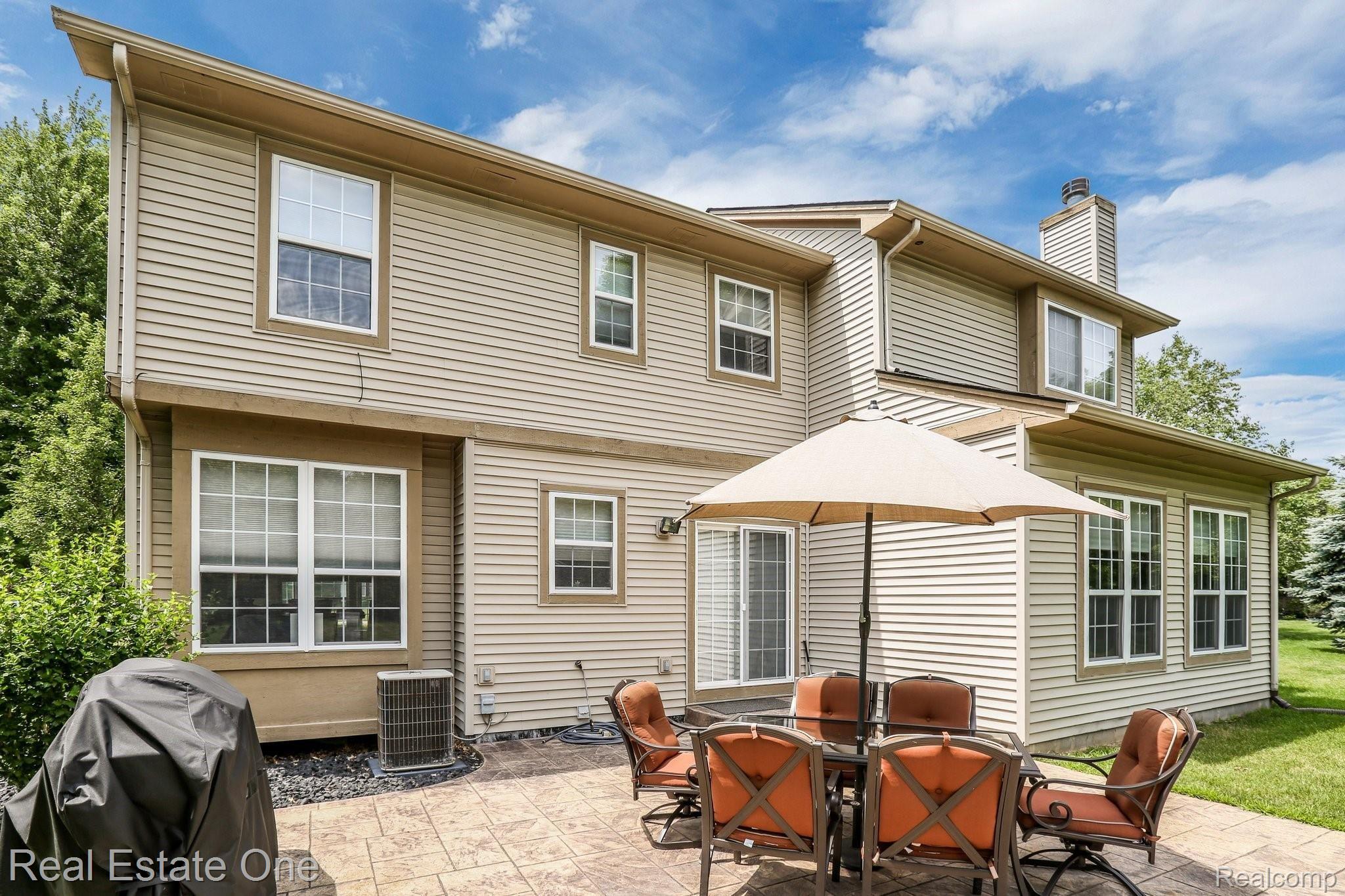 216 Timber Ridge Drive Highland, MI 48357 - Photo 5 of 51 216+Timber+Ridge+Dr+Highland+Charter+Township-29-WebQuality.jpg