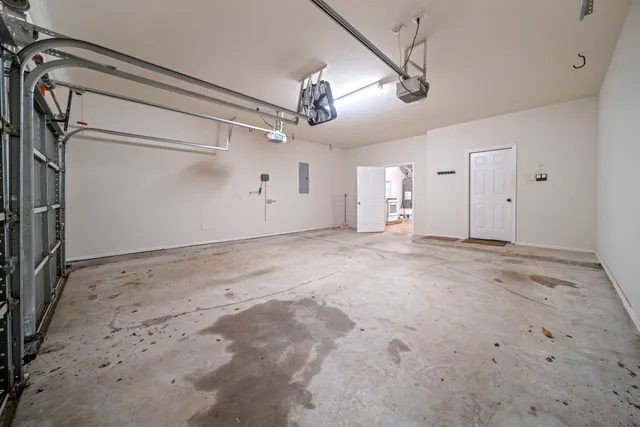 $3,350 | 8115 Spreadwing Street, Conroe, TX 77385