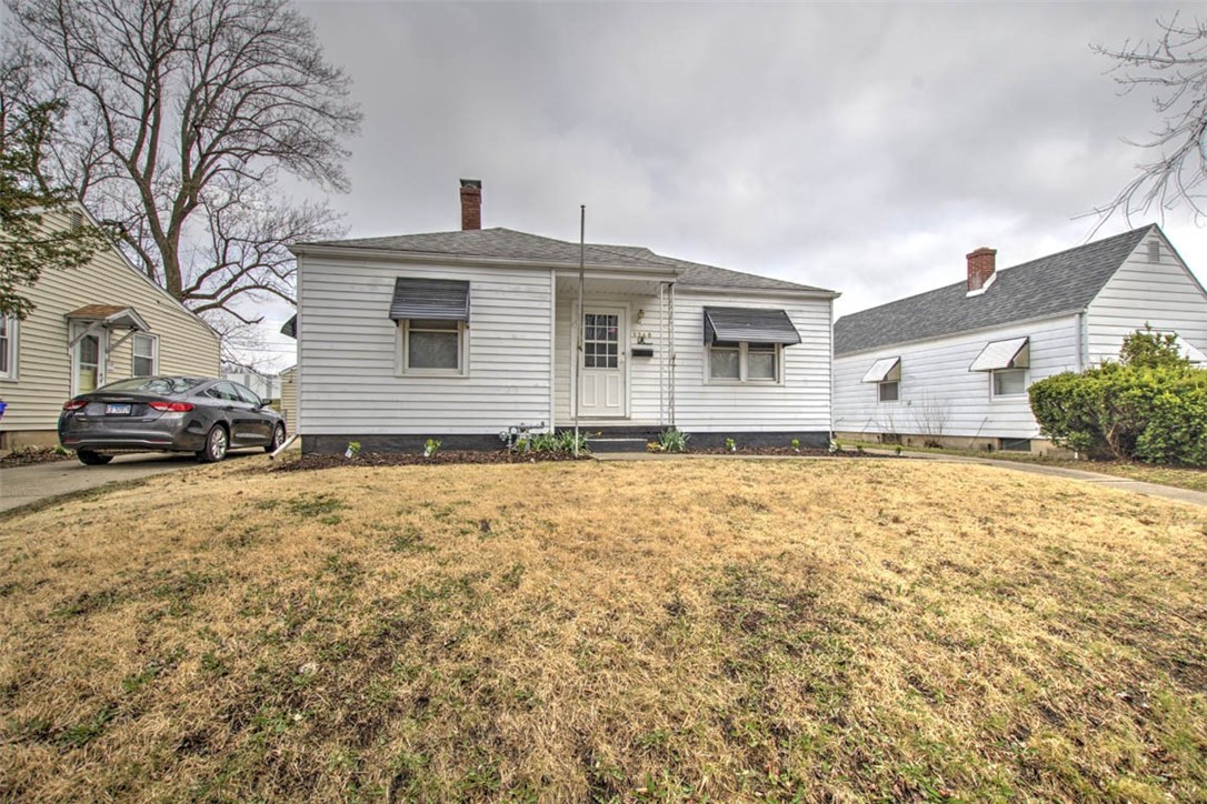 1368 West Marietta Street Decatur, IL 62522 - Photo 1 of 24