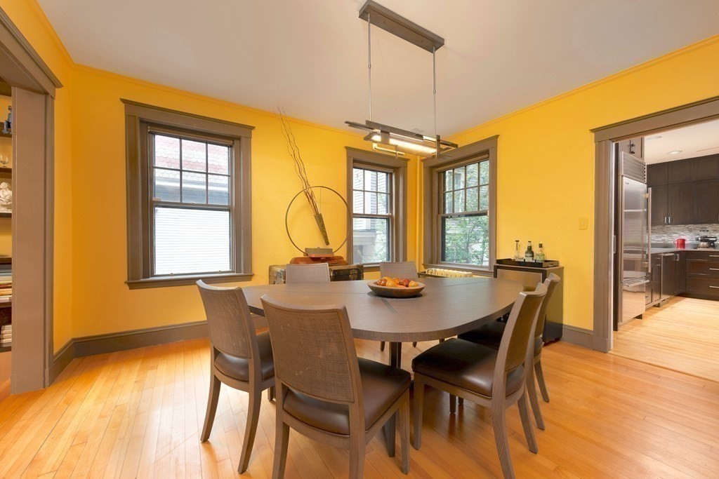 31 Linnaean Street, Unit 2 Cambridge, MA 02138 - Photo 3 of 10