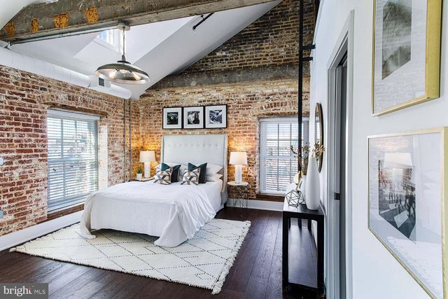 $1,010,000 | 515 North Washington Street, Unit 402, Alexandria, VA 22314