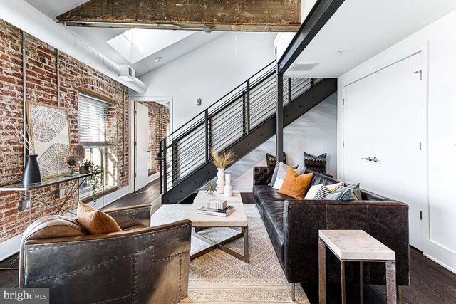 $1,010,000 | 515 North Washington Street, Unit 402, Alexandria, VA 22314