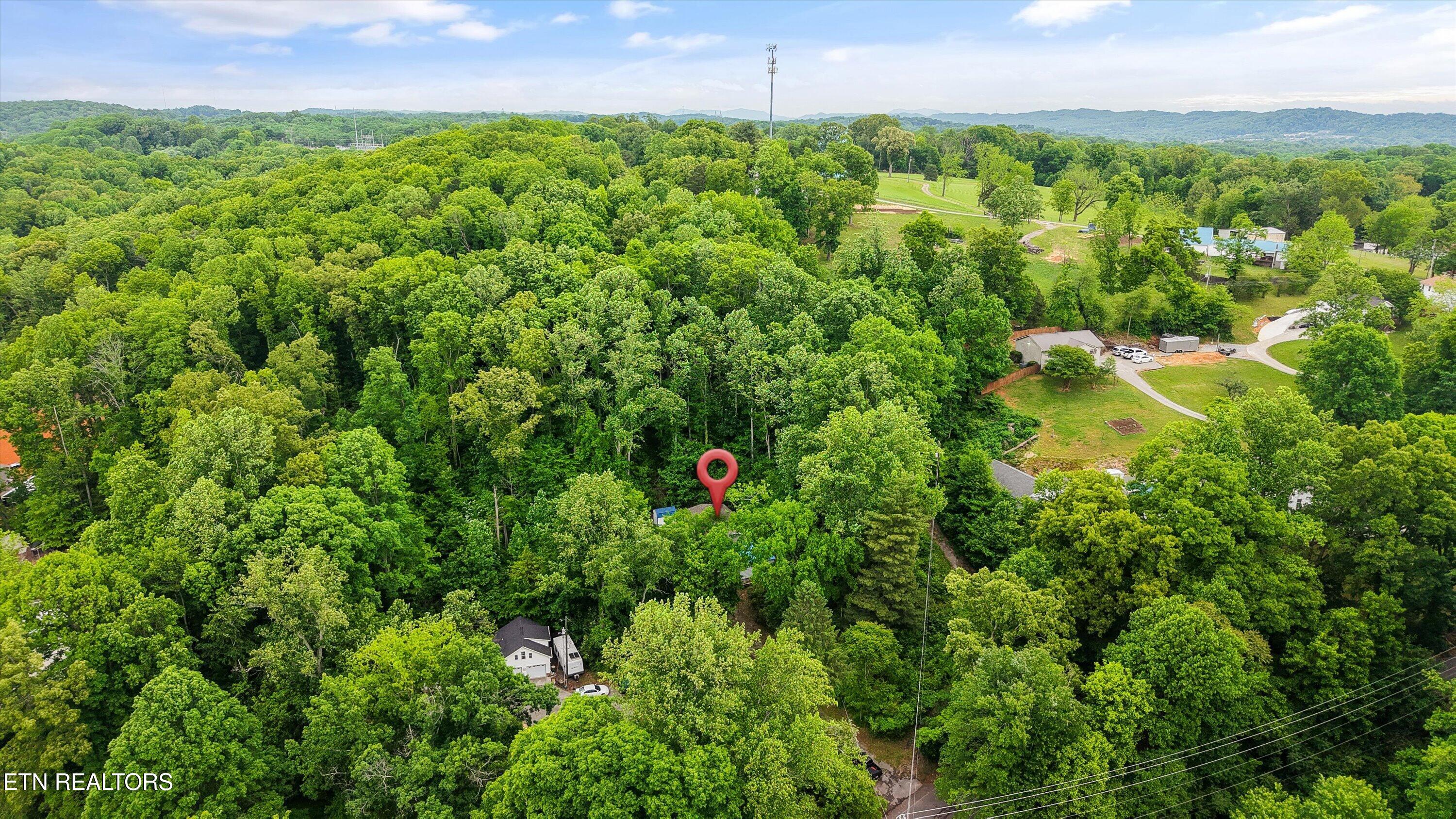 8360 Brickyard Road Powell, TN 37849 - Photo 5 of 30 4-8360 Brickyard Rd 03