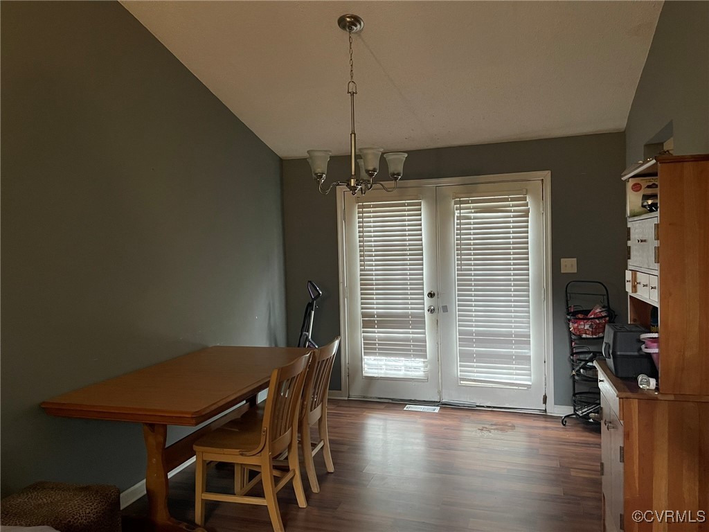 10131 Ridgerun Road Chesterfield, VA 23832 - Photo 4 of 18 a dining room with furniture and window