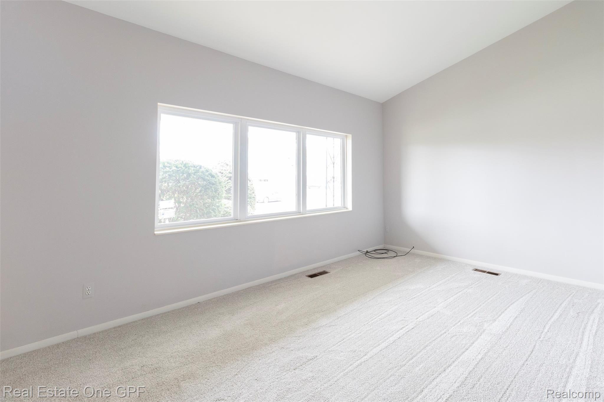 18210 Rainbow Road Fraser, MI 48026 - Photo 34 of 41 035- 18021 Rainbow Road - OnDemand Pix Photography.jpg