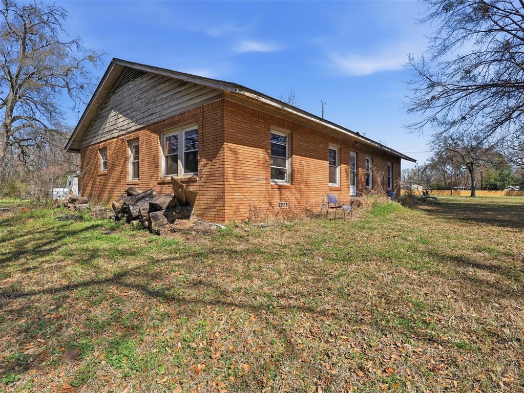 615 Quitman Street Pittsburg, TX 75686 - Photo 7 of 30