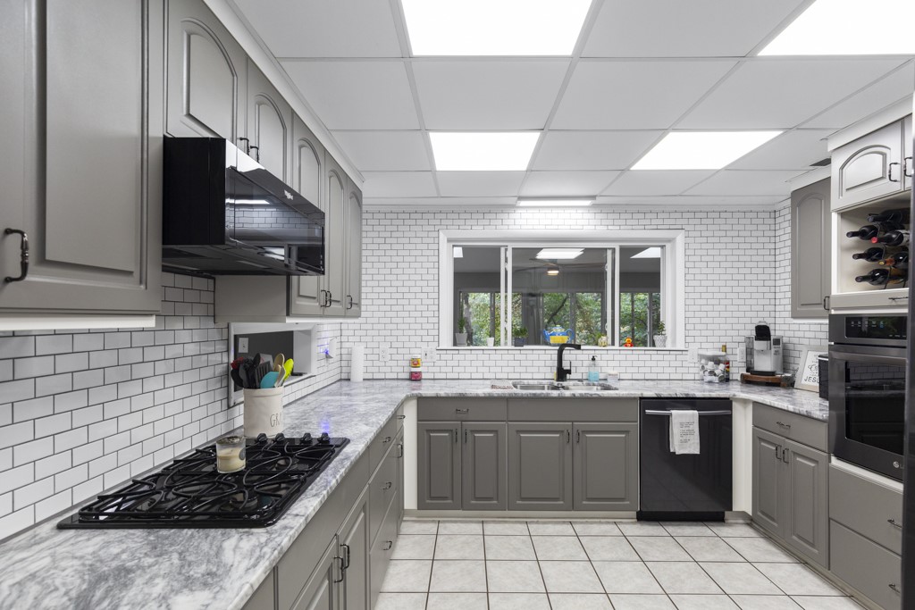 98 Daleview Circle Clemson, SC 29631 - Photo 7 of 47