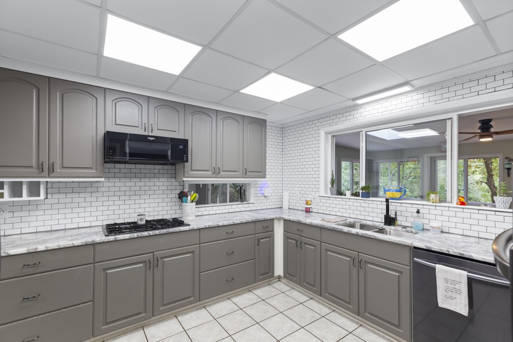 98 Daleview Circle Clemson, SC 29631 - Photo 8 of 47