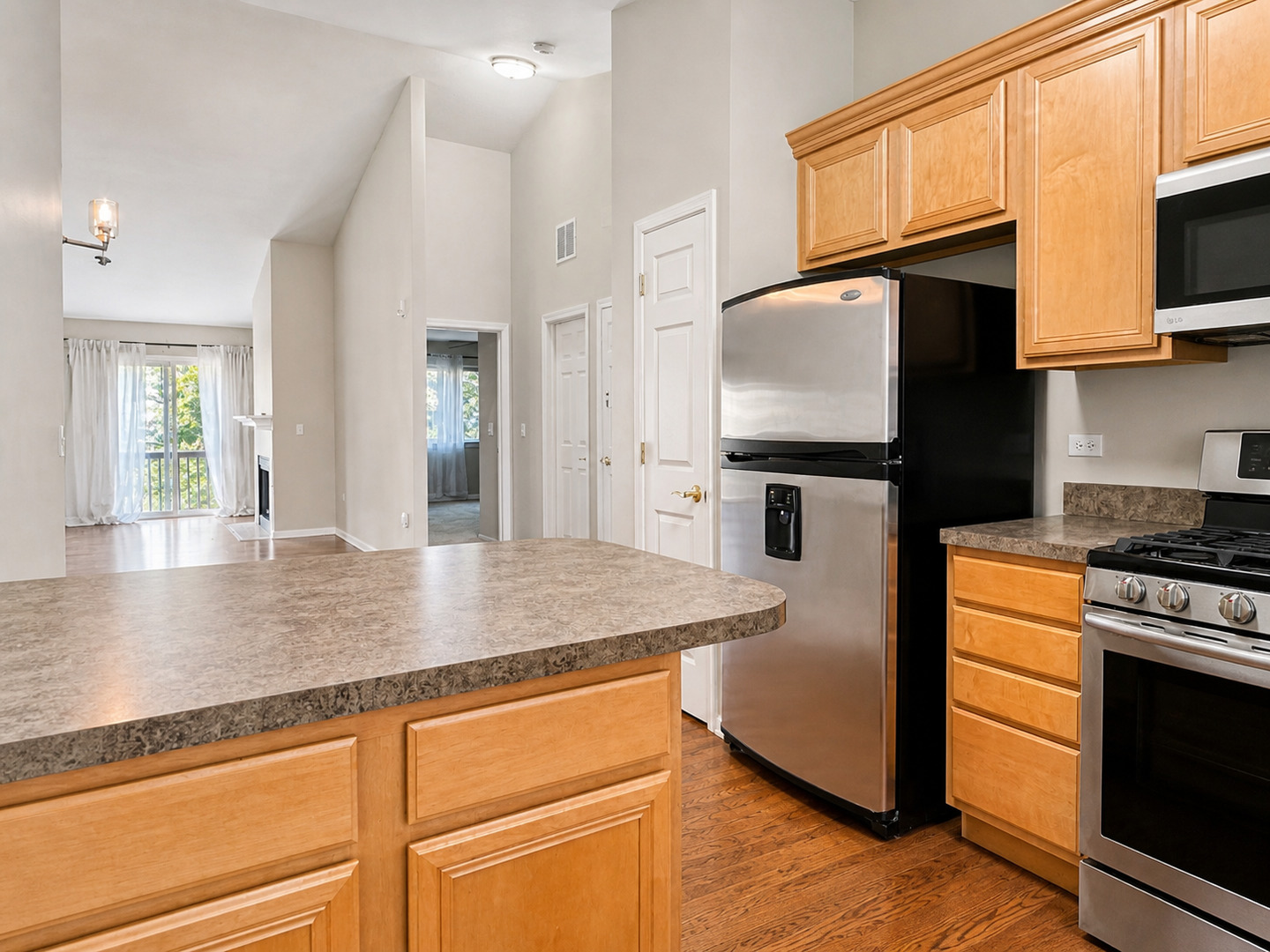 3159 Saganashkee Lane Naperville, IL 60564 - Photo 5 of 15