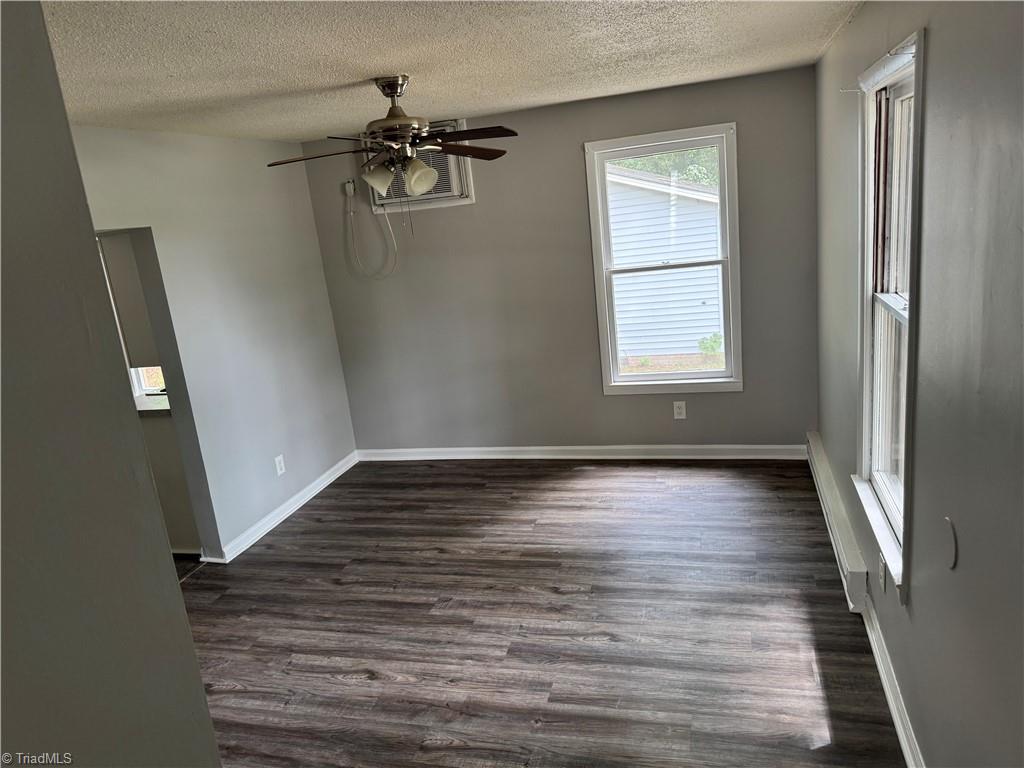 505 Pomeroy Place High Point, NC 27260 - Photo 7 of 12 Living Room