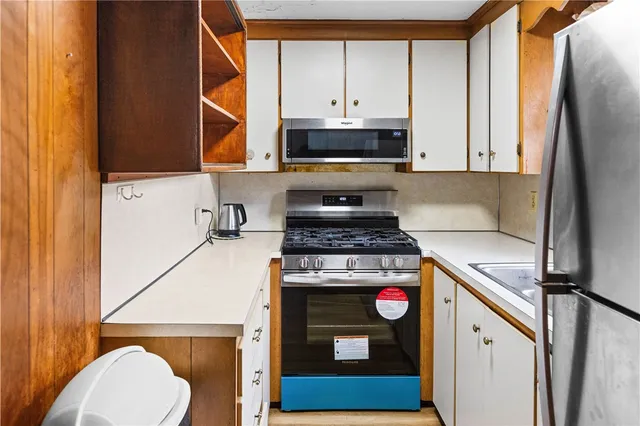 $390,000 | 85 Winthrop Avenue, Providence, RI 02908