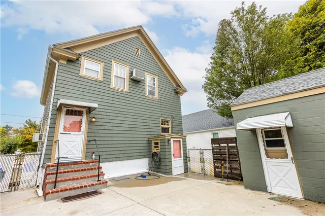 $390,000 | 85 Winthrop Avenue, Providence, RI 02908