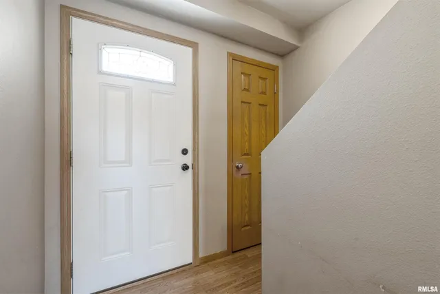 $204,900 | 1992 Golden Eagle Drive, Dubuque, IA 52001