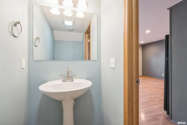 $204,900 | 1992 Golden Eagle Drive, Dubuque, IA 52001