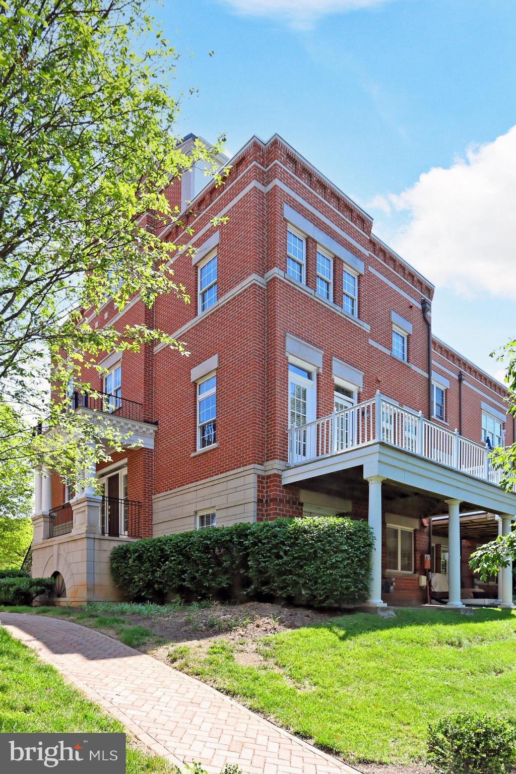12131 Chancery Station Circle Reston, VA 20190 - Photo 11 of 66