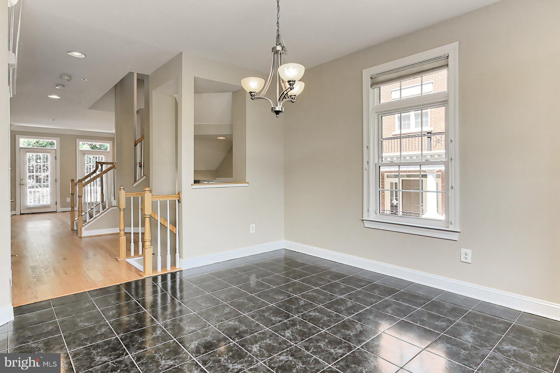 12131 Chancery Station Circle Reston, VA 20190 - Photo 16 of 66 oversized windows