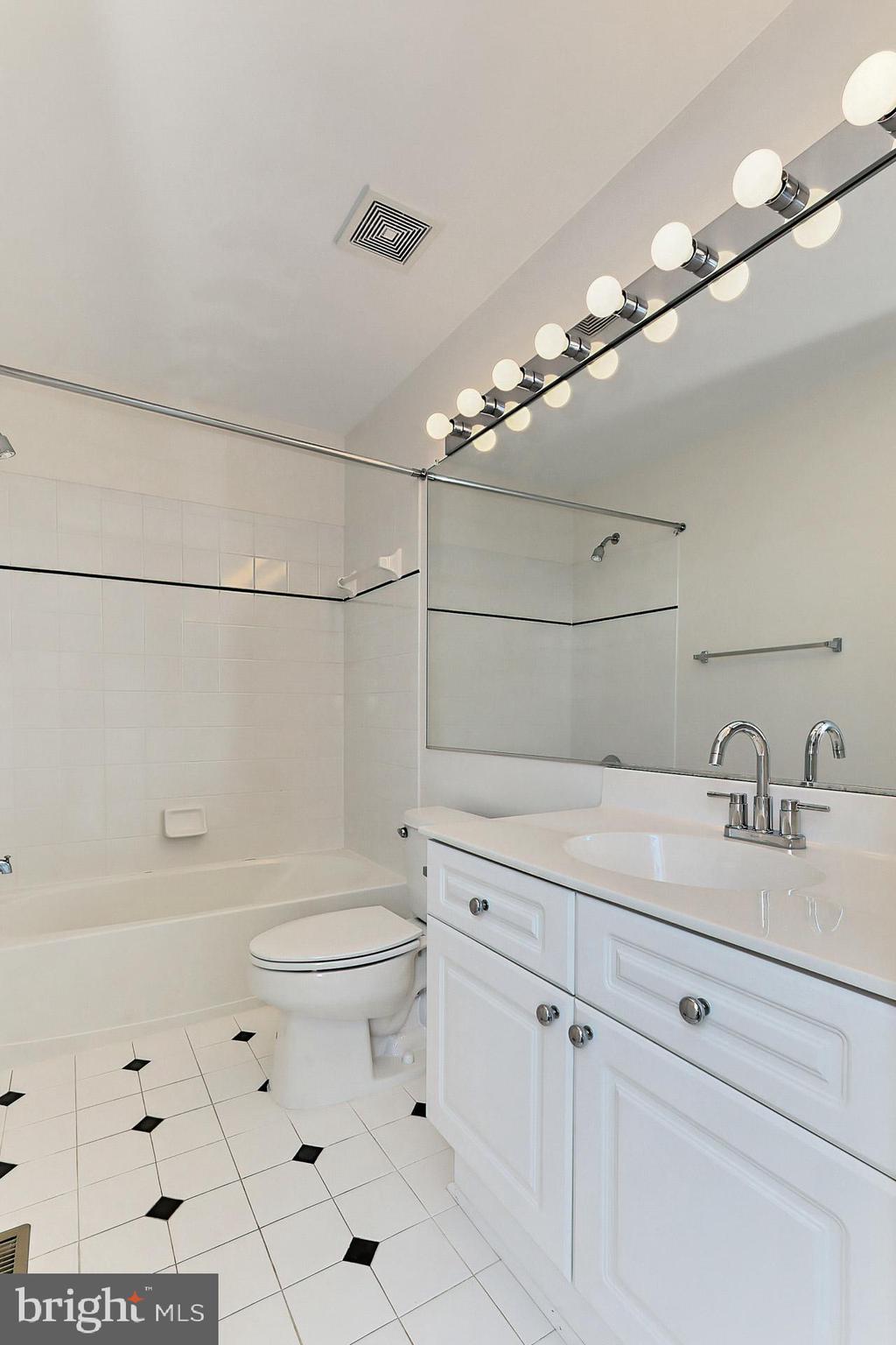 12131 Chancery Station Circle Reston, VA 20190 - Photo 44 of 66 Bathroom from the third level bedroom