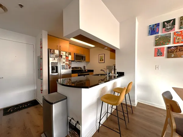 $3,100 | 102 Christopher Columbus Drive, Unit 302, Jersey City, NJ 07302