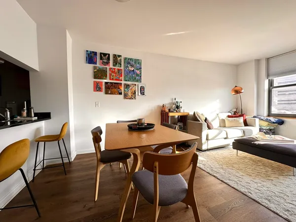 $3,100 | 102 Christopher Columbus Drive, Unit 302, Jersey City, NJ 07302