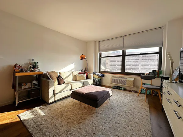 $3,100 | 102 Christopher Columbus Drive, Unit 302, Jersey City, NJ 07302