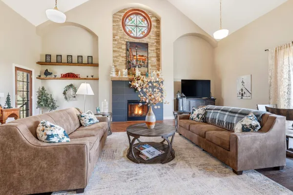 $589,900 | 6603 West Council Hill Road, Scales Mound, IL 61075