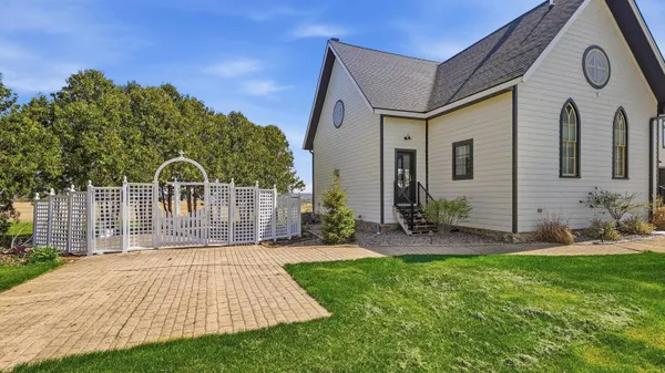 $589,900 | 6603 West Council Hill Road, Scales Mound, IL 61075