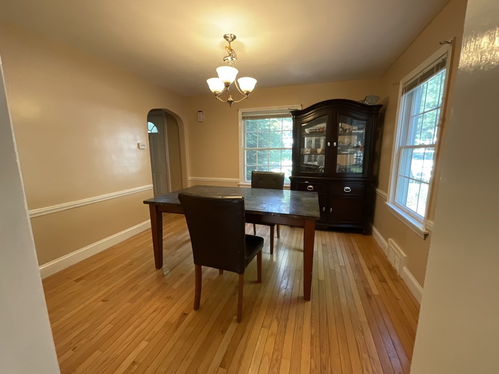 162 Chalmers Street Springfield, MA 01118 - Photo 5 of 12