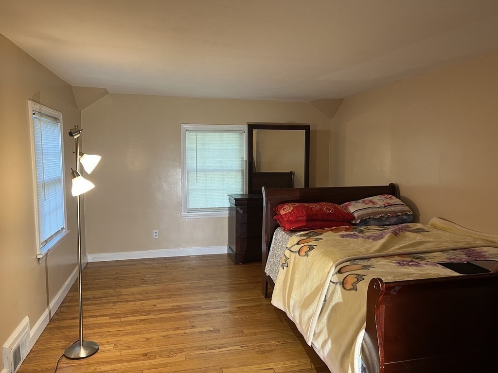 162 Chalmers Street Springfield, MA 01118 - Photo 8 of 12