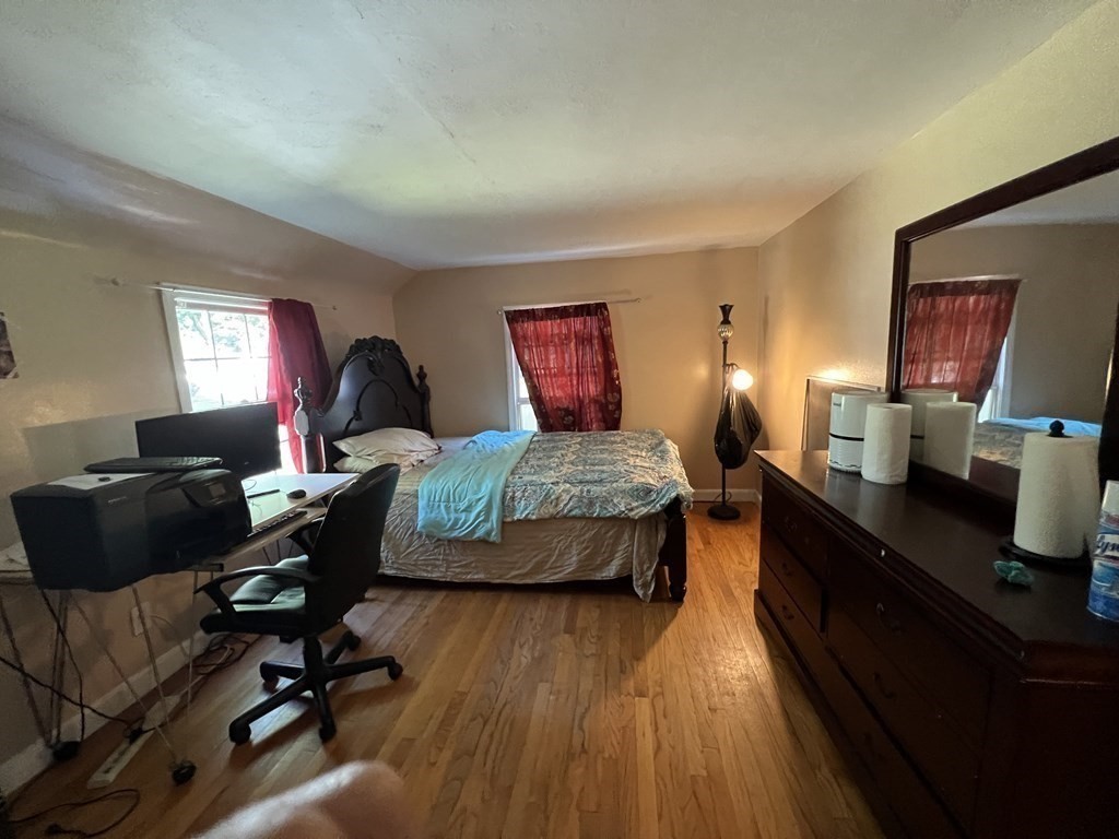 162 Chalmers Street Springfield, MA 01118 - Photo 9 of 12