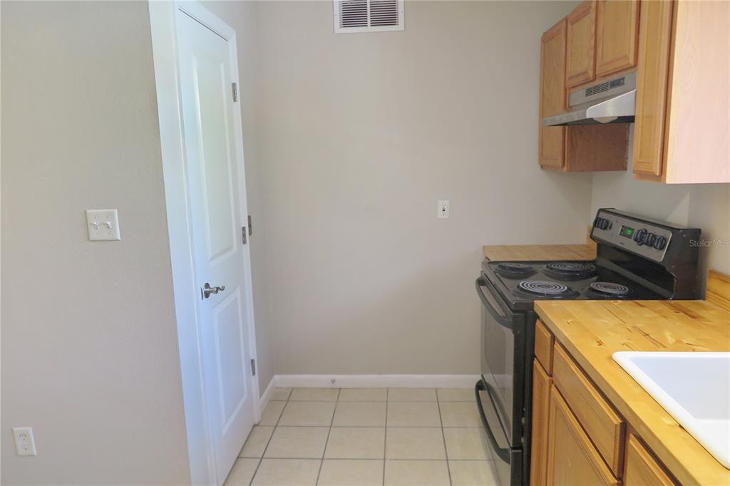 507 Northwest 39th Road, Unit 210 Gainesville, FL 32607 - Photo 9 of 16 Gallery Image 9