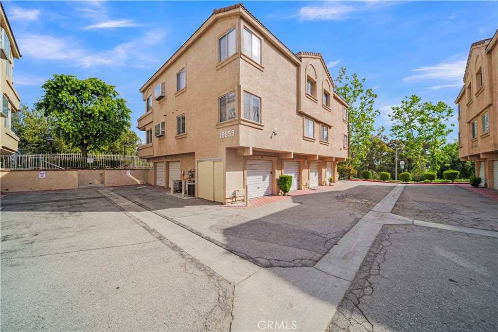 19847 Sandpiper Place, Unit 139 Newhall, CA 91321 - Photo 2 of 50