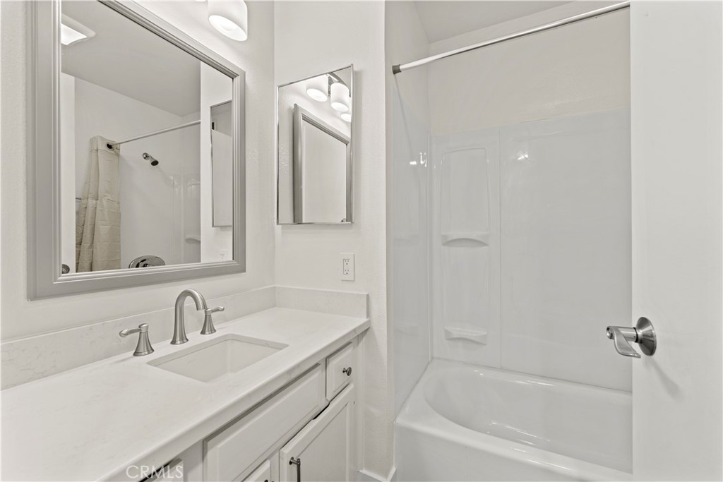 19847 Sandpiper Place, Unit 139 Newhall, CA 91321 - Photo 36 of 50