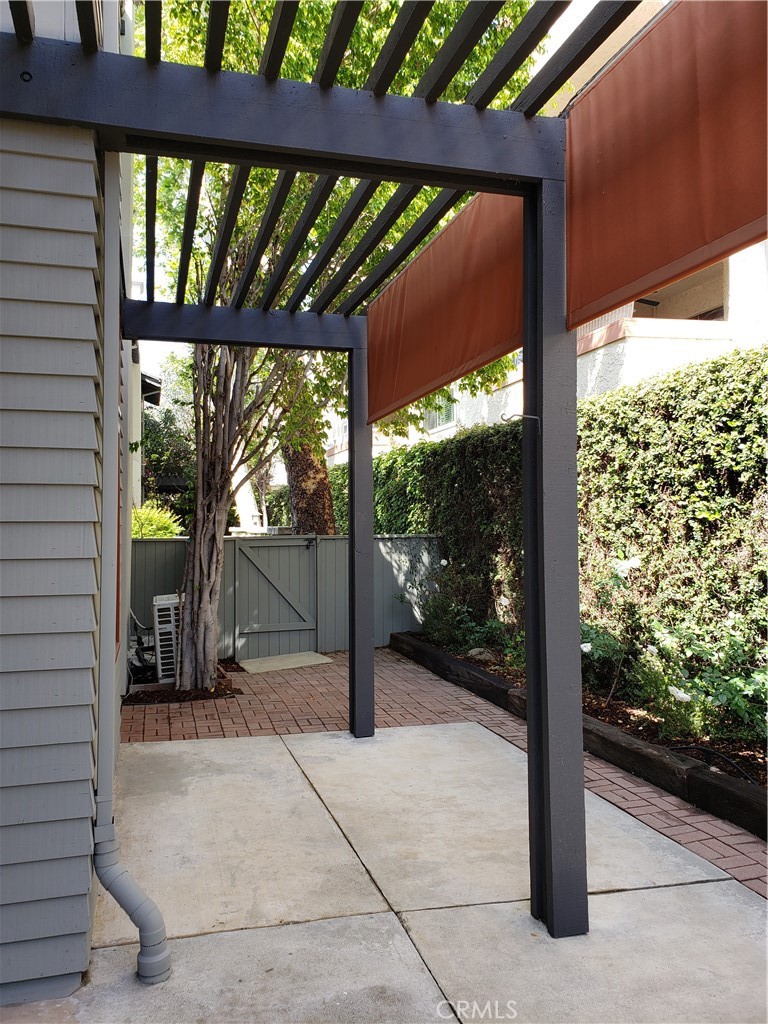 2447 Oneida Street, Unit 2 Pasadena, CA 91107 - Photo 25 of 56 Pergola view towards gate