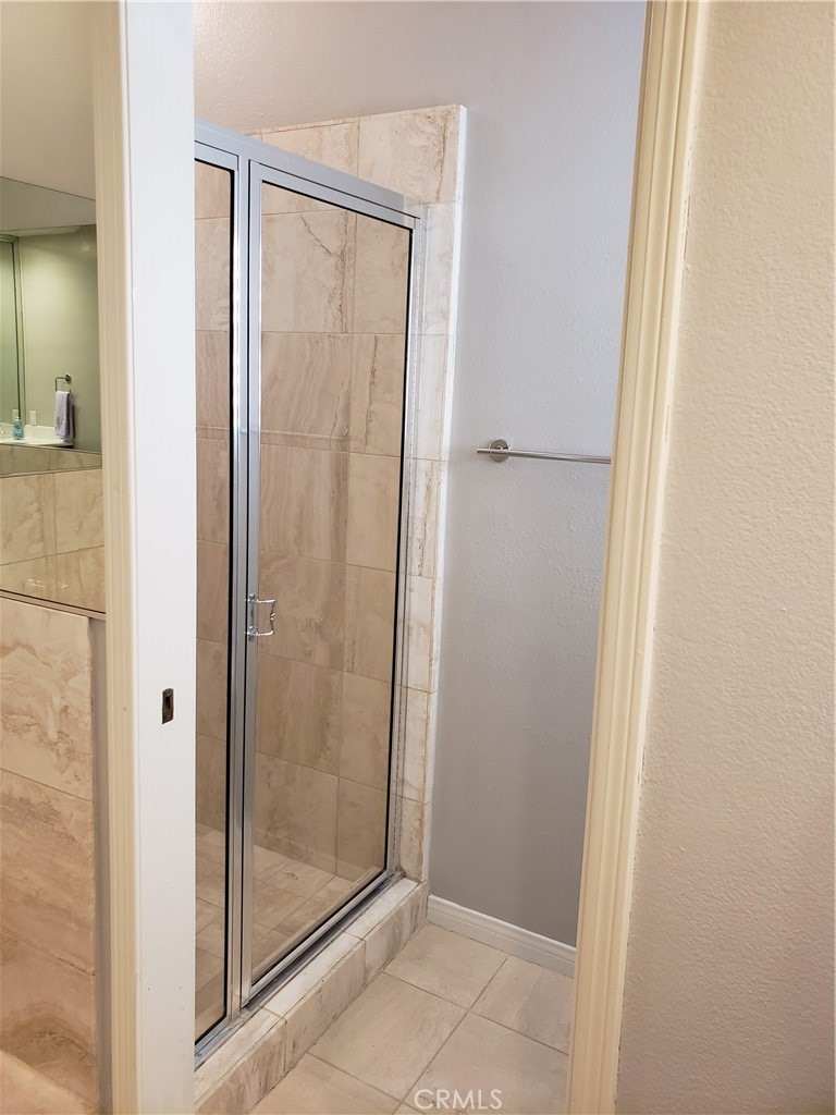 2447 Oneida Street, Unit 2 Pasadena, CA 91107 - Photo 39 of 56 Primary Bath Shower