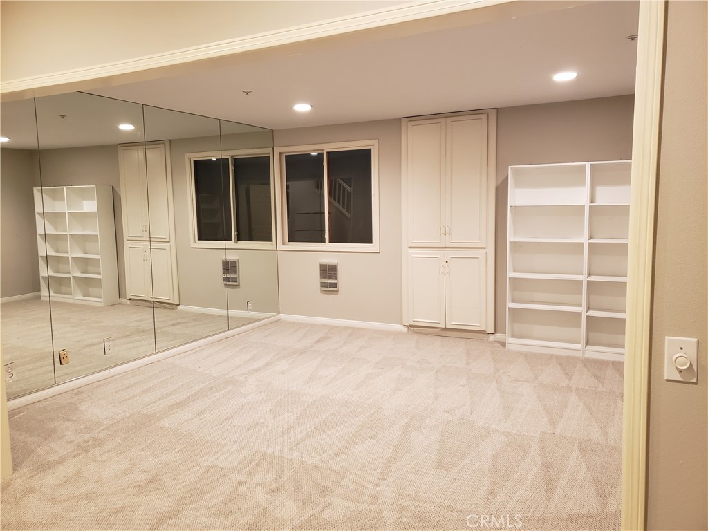 2447 Oneida Street, Unit 2 Pasadena, CA 91107 - Photo 50 of 56 Bonus room with mirrored wall, window & storage