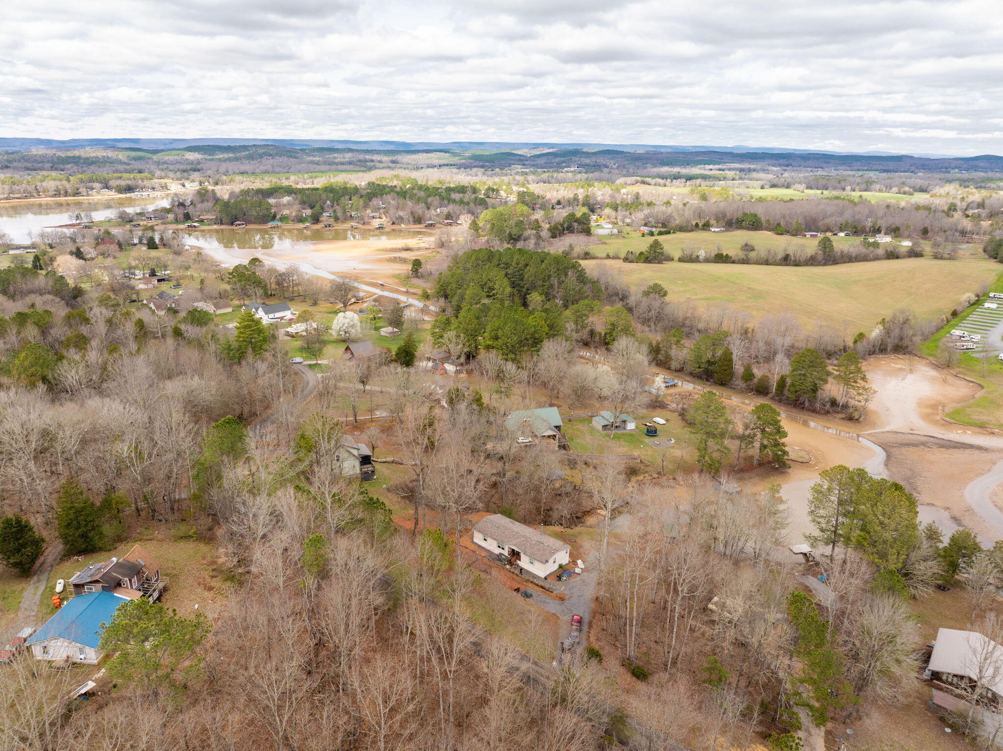 482 Hiwassee Drive Decatur, TN 37322 - Photo 37 of 41 40-web-or-mls-DJI_20240307131632_0010_D-