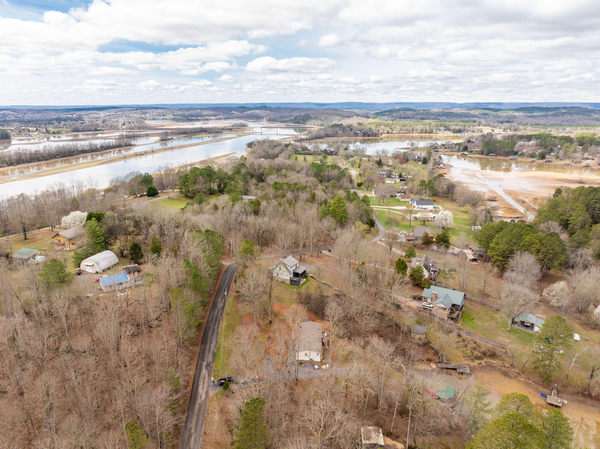 482 Hiwassee Drive Decatur, TN 37322 - Photo 38 of 41 41-web-or-mls-DJI_20240307131656_0011_D-