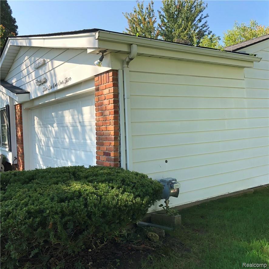 26115 Middlebelt Road Farmington, MI 48334 - Photo 28 of 28 8946D1E5-DE27-48CE-B4D2-D92EF07DF25E.jpeg