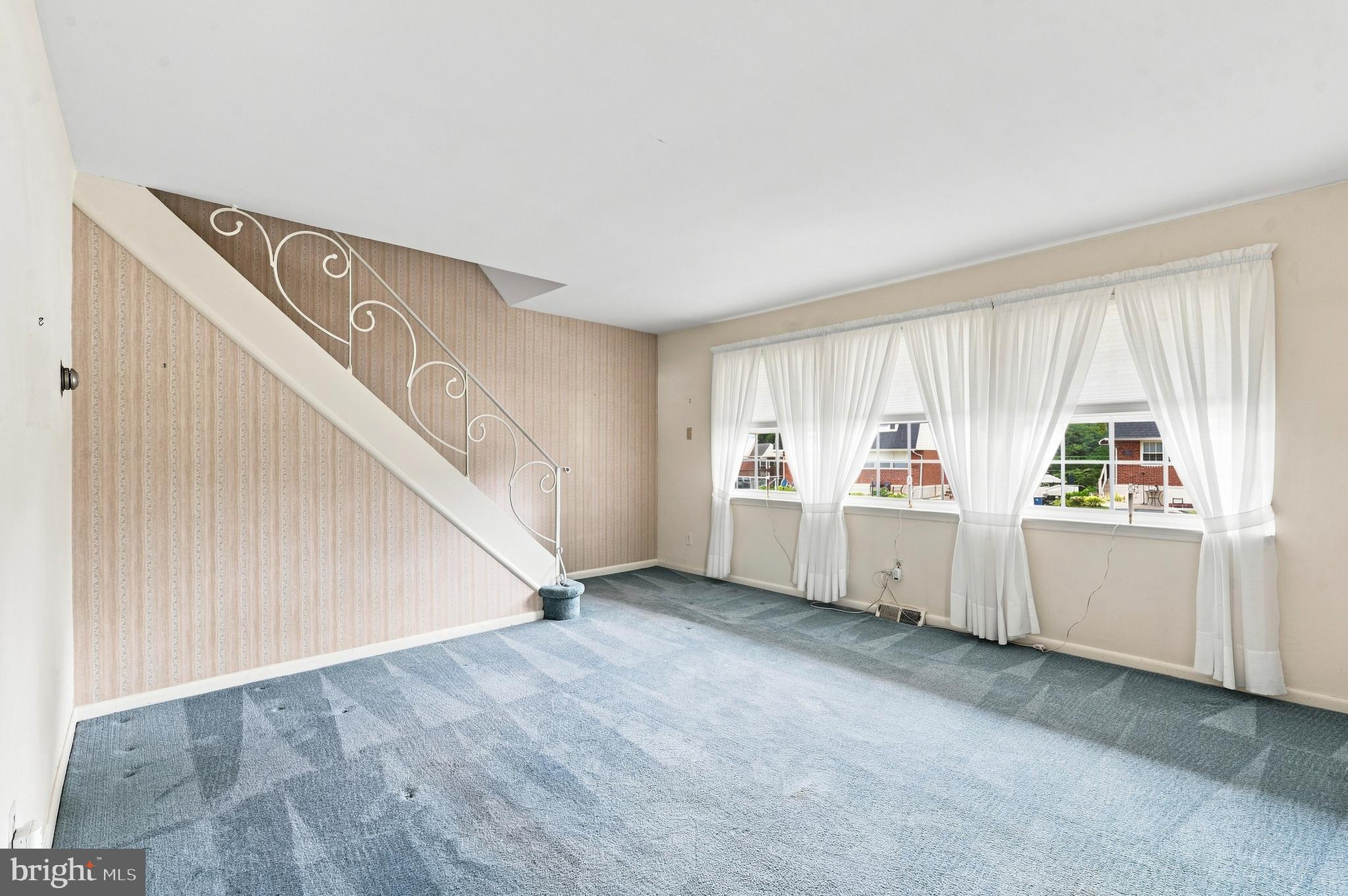 1435 Grace Road Swarthmore, PA 19081 - Photo 2 of 15 Living Room