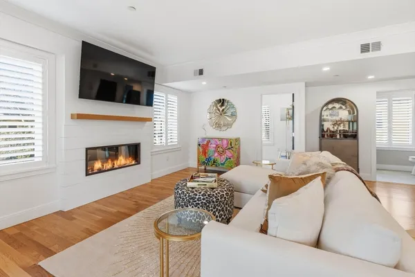 $999,900 | 20 Lawrence Street, Unit 2, Wakefield, MA 01880
