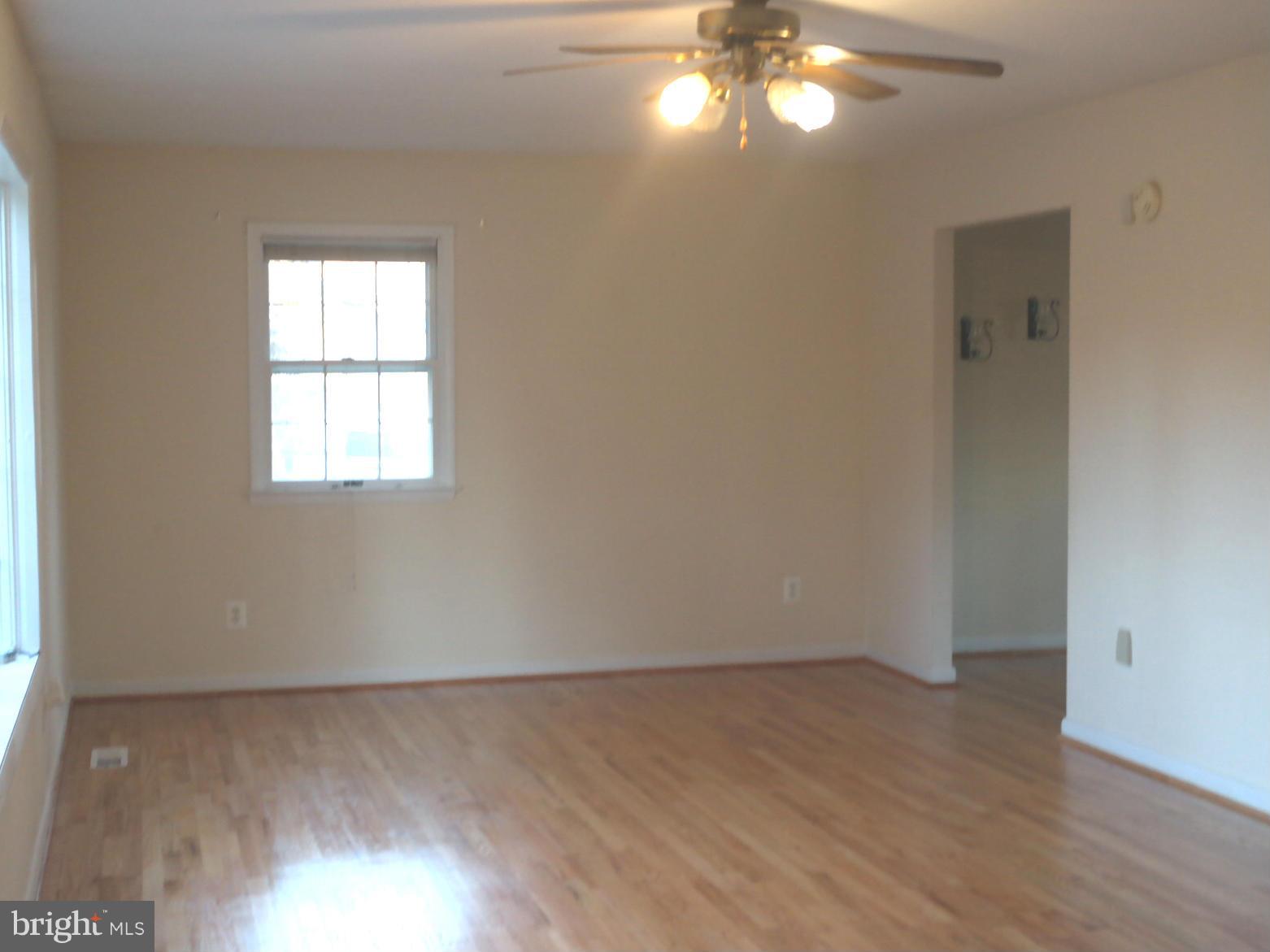 1312 High Ridge Drive Westminster, MD 21157 - Photo 6 of 28 Living Room