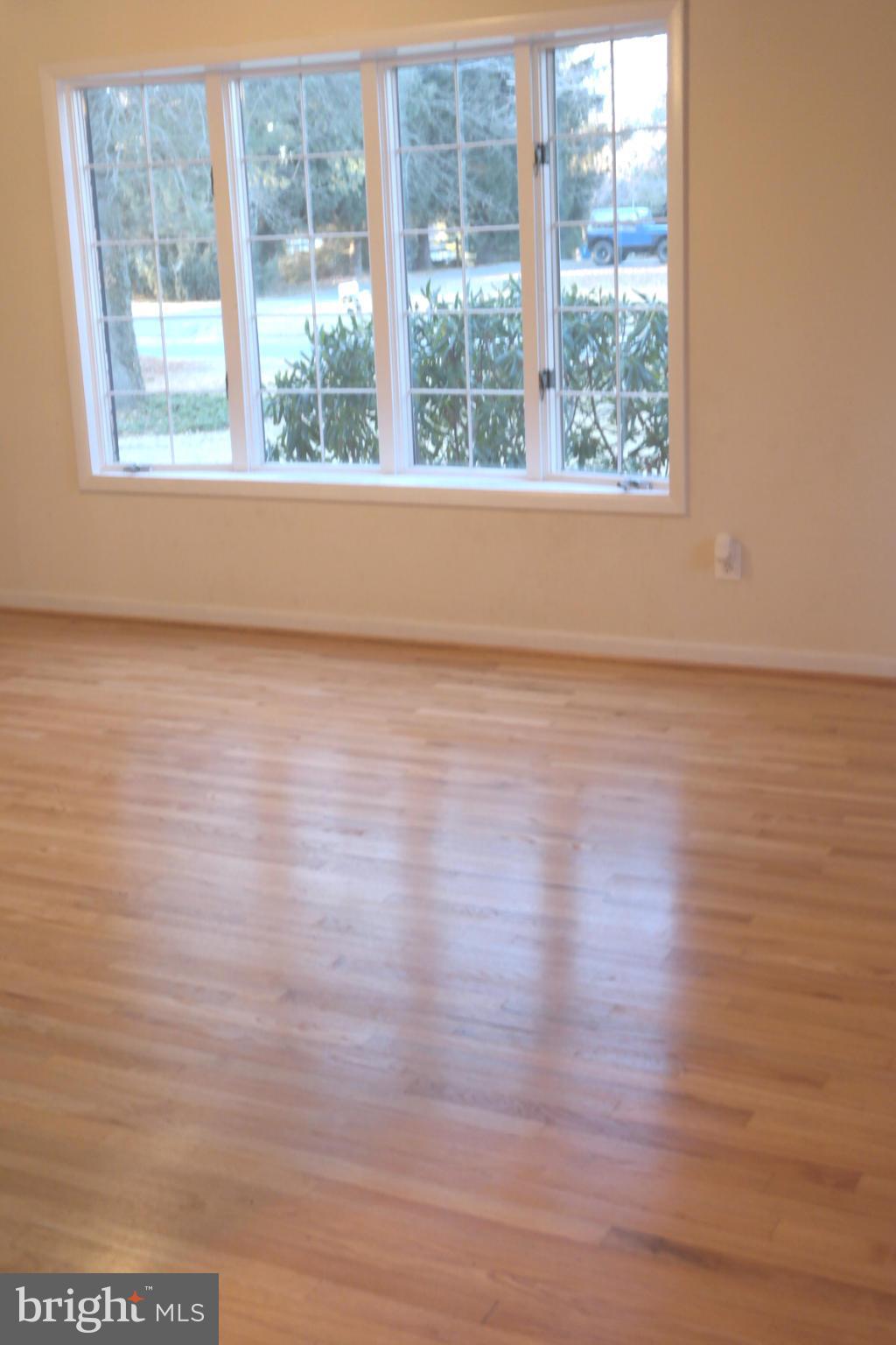 1312 High Ridge Drive Westminster, MD 21157 - Photo 7 of 28 Living Room