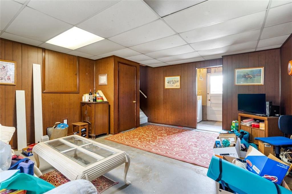 184 Parkedge Road Pittsburgh, PA 15220 - Photo 20 of 25 Gallery Image 20
