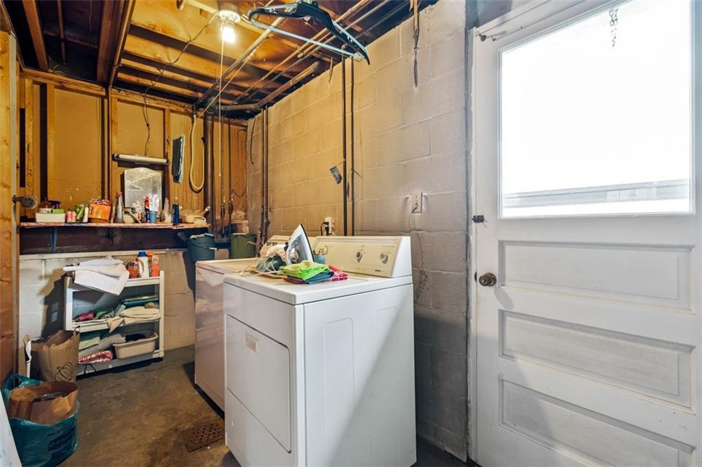 184 Parkedge Road Pittsburgh, PA 15220 - Photo 21 of 25 Gallery Image 21