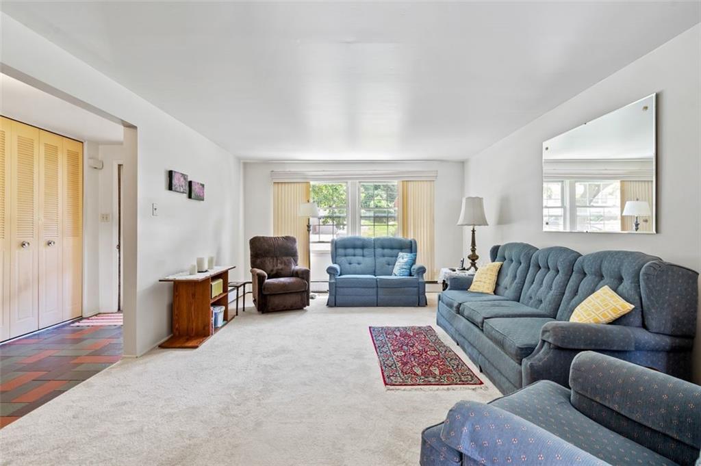 184 Parkedge Road Pittsburgh, PA 15220 - Photo 4 of 25 Gallery Image 4