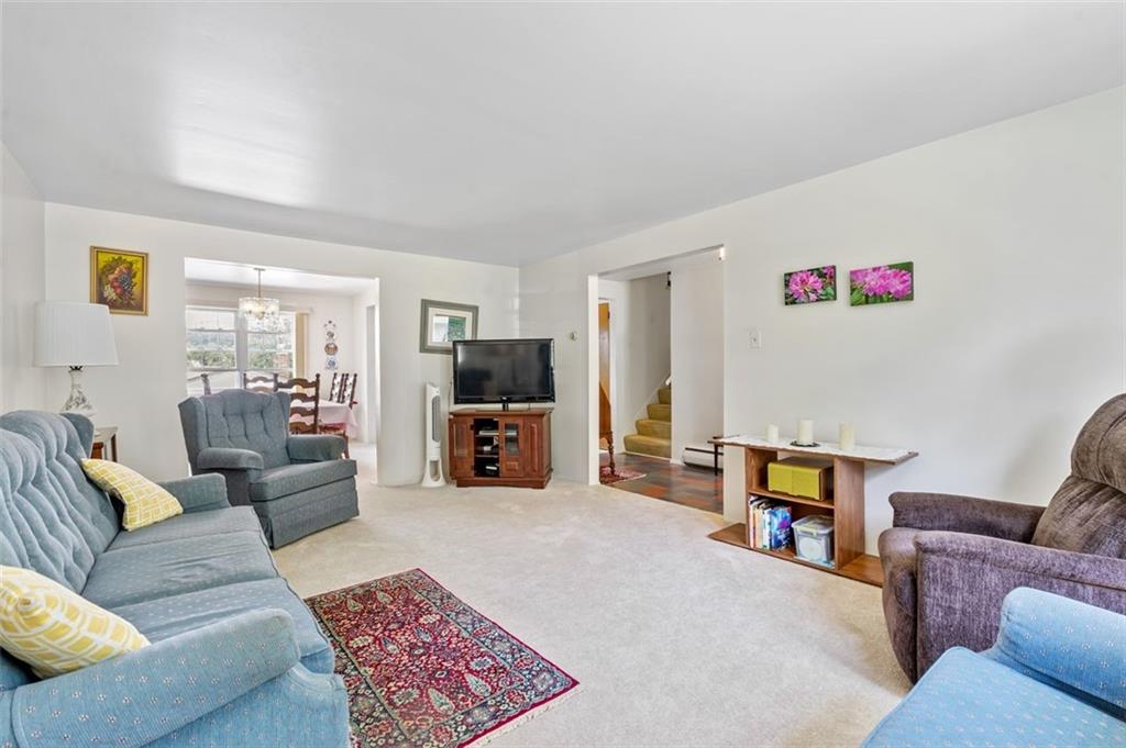 184 Parkedge Road Pittsburgh, PA 15220 - Photo 5 of 25 Gallery Image 5