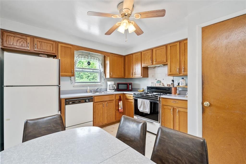 184 Parkedge Road Pittsburgh, PA 15220 - Photo 8 of 25 Gallery Image 8