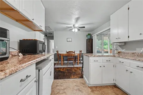 $285,000 | 1615 East Glenn Drive, Lawrence, KS 66044